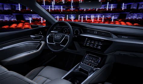 Audi e-tron interior fully revealed – digital wing mirrors The Audi e ...