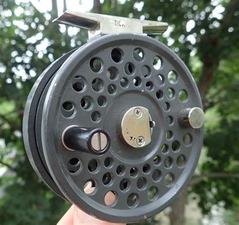 First Cast Fly Fishing: Vintage Fly Fishing Reels: Keep it or Toss it?