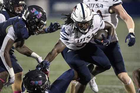 UTSA's ground game sparks 30-10 win over Florida International