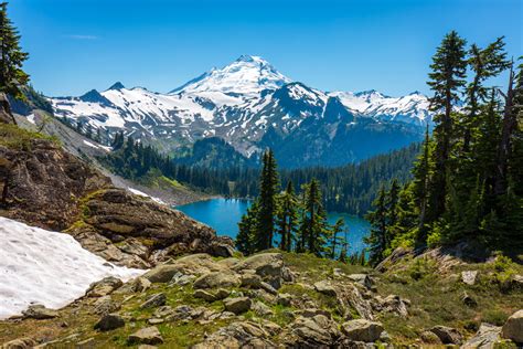 15 Best Hikes in North Cascades National Park • Small Town Washington