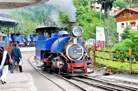 Darjeeling Toy Train: Guide to Riding the Himalayan Railway