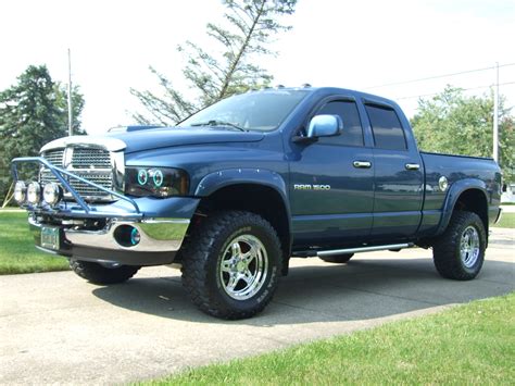 2005 Dodge Ram 1500 HEMI 4 WD SLT Quad Cab