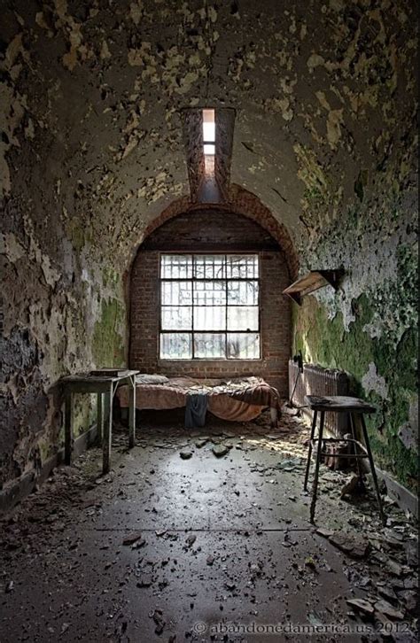 Two Abandoned Prisons (33 pics)