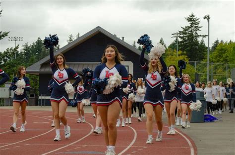 Lake Oswego High School celebrates homecoming | News | lakeoswegoreview.com