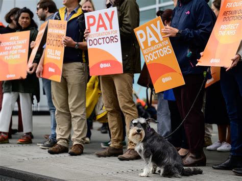 To save the NHS, Jeremy Hunt should pay doctors properly - New Statesman