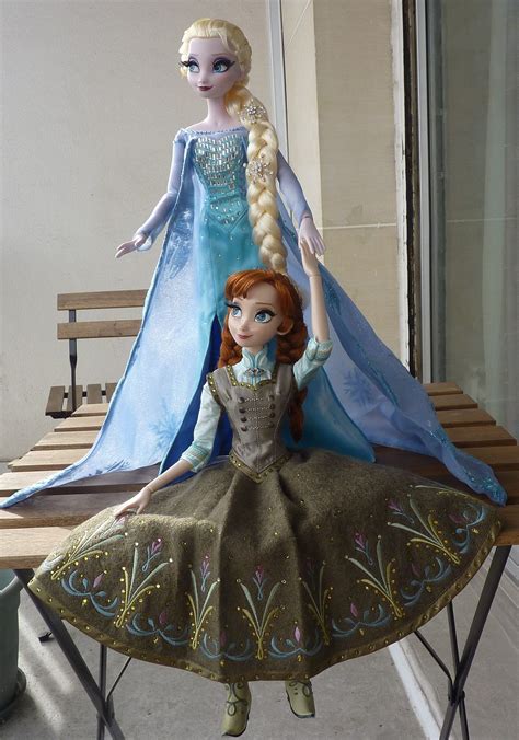 disney Frozen Anna and Elsa Limited edition dolls Disney Frozen Dolls ...