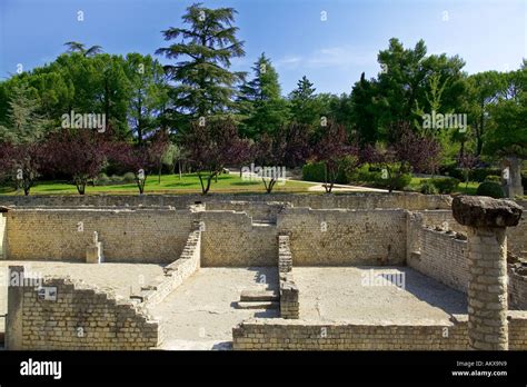 Roman ruins - Vaison-La-Romaine - Vaucluse - Provence - France Stock ...