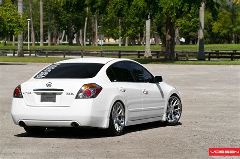 Custom Wheels on Low Nissan Altima by Vossen