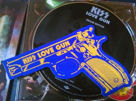 Junk Food For Thought: Review- Kiss/ Love Gun Deluxe Edition