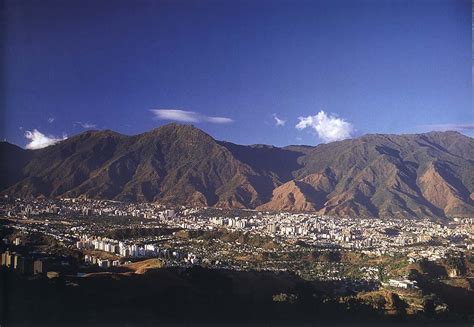 embusteria: EL ÁVILA: UNA MONTAÑA QUE NACE CON CADA AMANECER