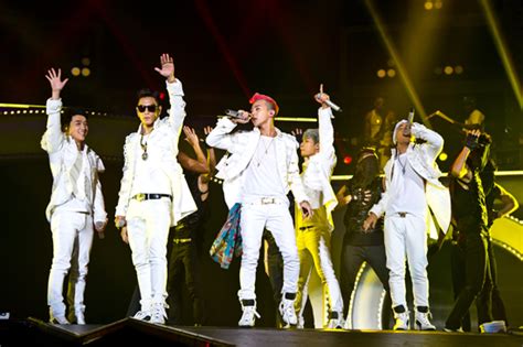 Big Bang Captivates Audience of 50,000 during Fukuoka Dome Concert | Soompi