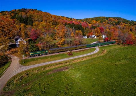 The Spectacular Fall Foliage Train Ride In Vermont You Don't Want To ...