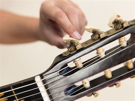 How To Replace Acoustic Guitar Strings | Images and Photos finder