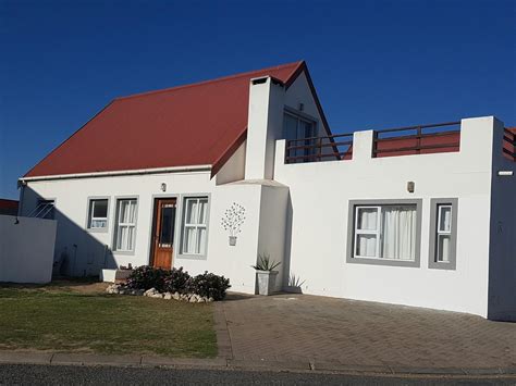 10 Sleeper Holiday Homes In Langebaan With Pool - Home Rulend