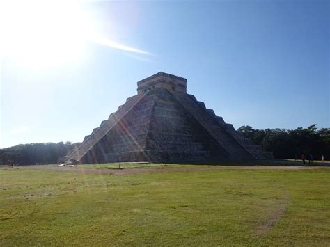 El Castillo Chichen Itza | Natpacker