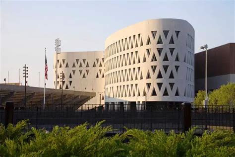 University of Cincinnati Building: Lindner Athletic Center - e-architect