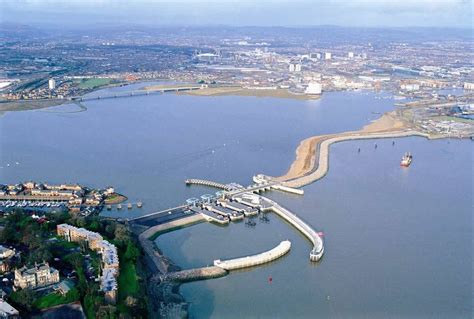 Cardiff Bay Barrage - Cardiff Bus