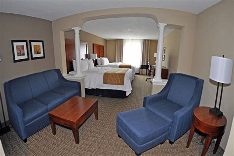 Comfort Inn & Suites | Comfort inn and suites, Suites, Great rooms