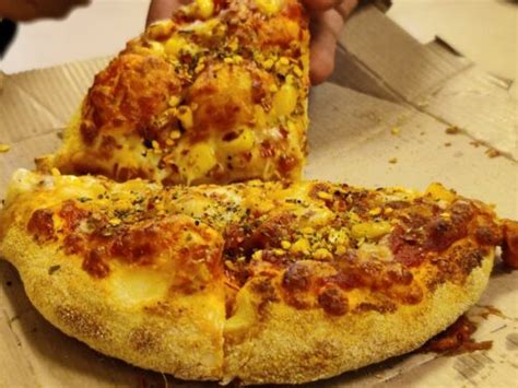 Domino's Pizza Crust: A Guide to Their Different Types - Pizzaware