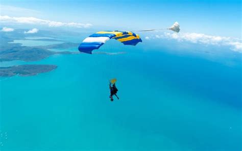 Skydive Airlie Beach up to 15,000ft Tandem - Skydive Australia