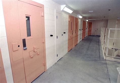 Judge awards Ontario inmates $85,000 over lockdowns