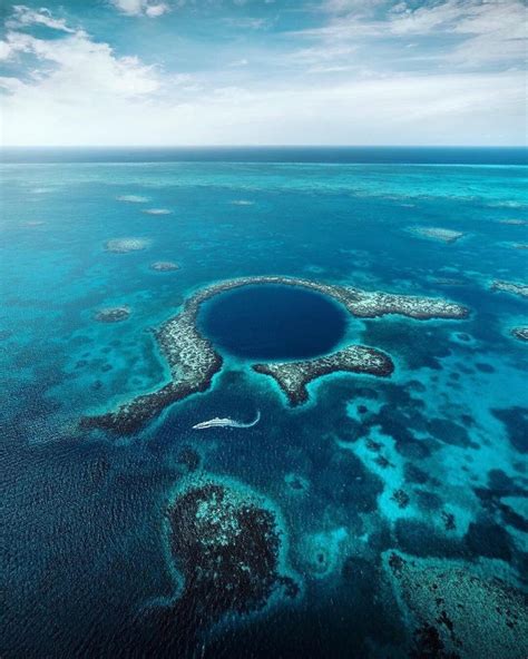 Earth Pictures™ on Twitter | Great blue hole, Blue hole, Earth pictures