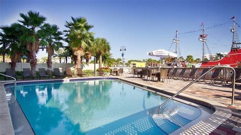 Pier House 60 Clearwater Beach Marina Hotel in St. Petersburg ...