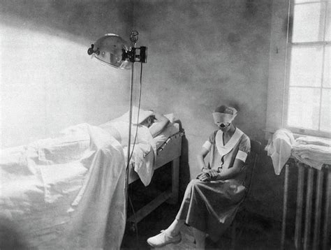 Phototherapy Treatment Photograph by National Library Of Medicine ...