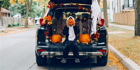 20 Best Trunk-or-Treat Ideas 2021 - Fun Halloween Car Decorations