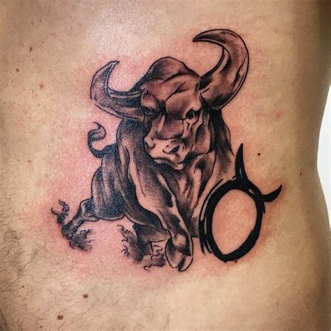 Tatuajes de toros: más allá de la fuerza | Tatuajes Logia Barcelona