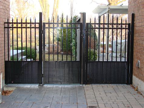 Aluminum Fence Gates in Toronto and GTA