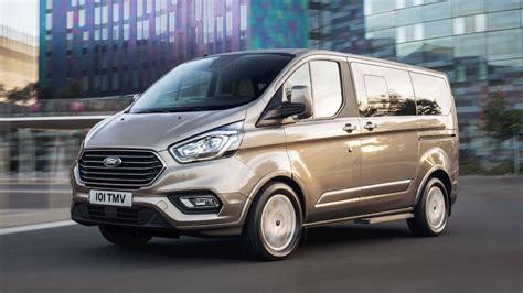 New Ford Tourneo Custom - 9 Seats & Hybrid available | Ford UK