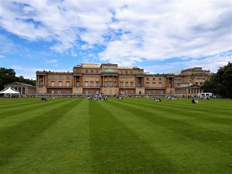 Buckingham Palace Garden, Summer 2021: Part 2 | London Cab Tours