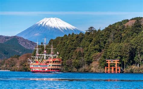 Mountains, Volcanoes and Lakes: Mount Fuji and Hakone Tour from Tokyo