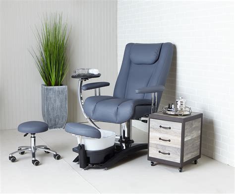 pipeless pedicure chair no plumbing - Sylvie Pinkston