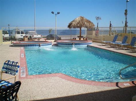 Holiday Inn Express Hotel Galveston West-Seawall in Galveston (TX ...