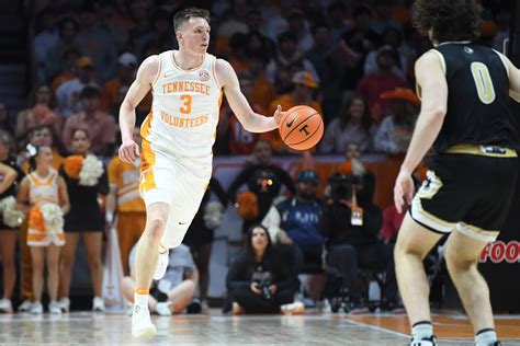 Dalton Knecht: Tennessee basketball guard in photos