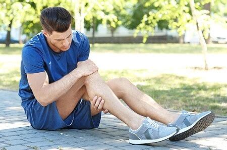 Calf Muscle Tear Treatment - Knee Pain Explained (2023)