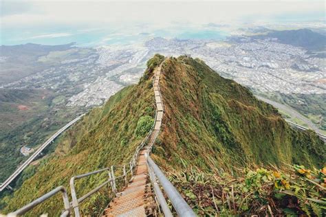 How To Do The (Illegal) Stairway To Heaven Hike in Hawaii | Wayfaring Kiwi