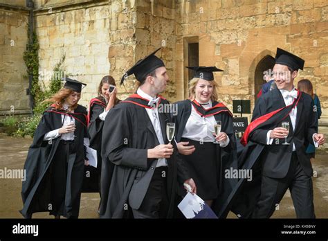 Oxford university students gowns hi-res stock photography and images ...