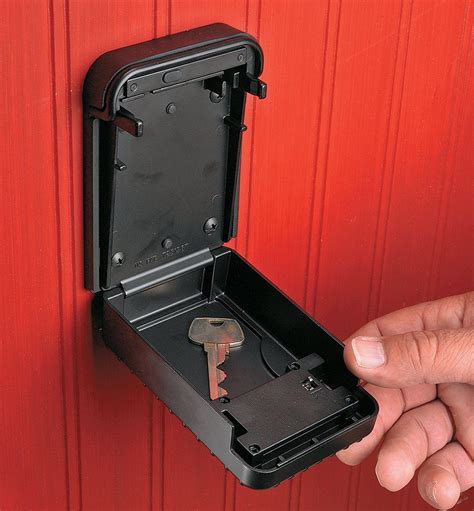 Wall-Mount Combination Key Lockbox - Lee Valley Tools