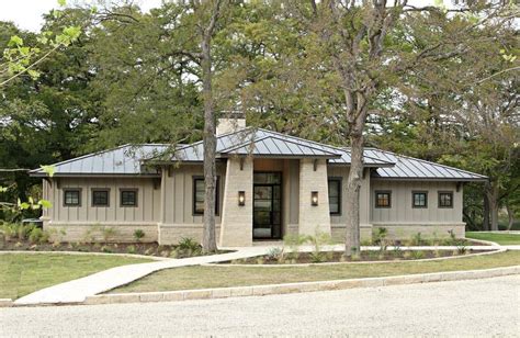 Inspiring Texas river house uses reclaimed elements in its beautiful design