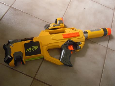 Lasagna678 Nerf Mods: Painted Yellow Nerf Rayven