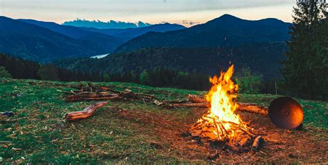 How to Build a Campfire - Wilderness Redefined