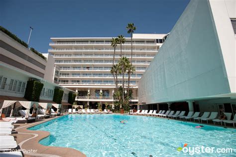 In the Spotlight: The Beverly Hilton; Los Angeles, CA | Oyster.com