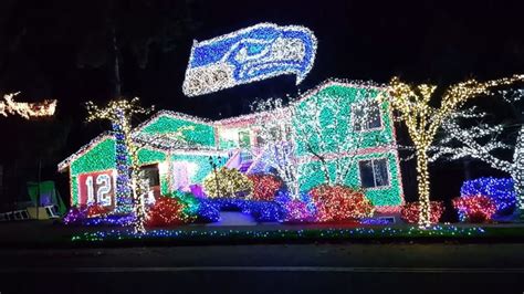 This NFL-Themed Christmas Display Is Even Too Much for Hometown Fans ...