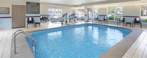 Indianapolis Hotels with Indoor Pool and On-Site Fitness Center