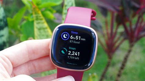 Fitbit Versa 4 vs Versa 3: What's the difference? - Android Authority