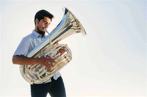 Sousaphone vs Tuba Explained: What Is The Difference? - Brass 'n Wind