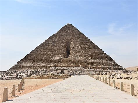 Pyramid of Menkaure in Giza Governorate, Egypt | Sygic Travel